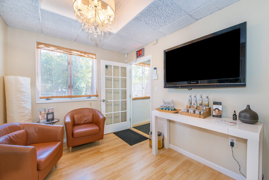 184 Pompton Ave, Verona, NJ à louer - Photo intérieure - Image 3 de 10