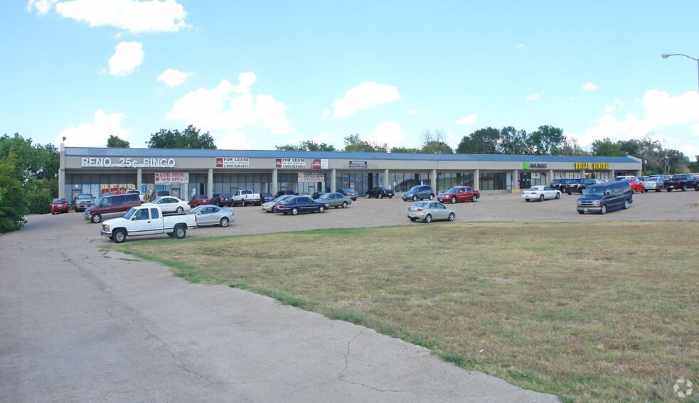 8440-8474 Camp Bowie West Blvd, Fort Worth, TX à louer - Photo du bâtiment - Image 2 de 4