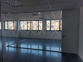 Calle Miguel Yuste, 6-8, Madrid, Madrid for lease Interior Photo- Image 1 of 5
