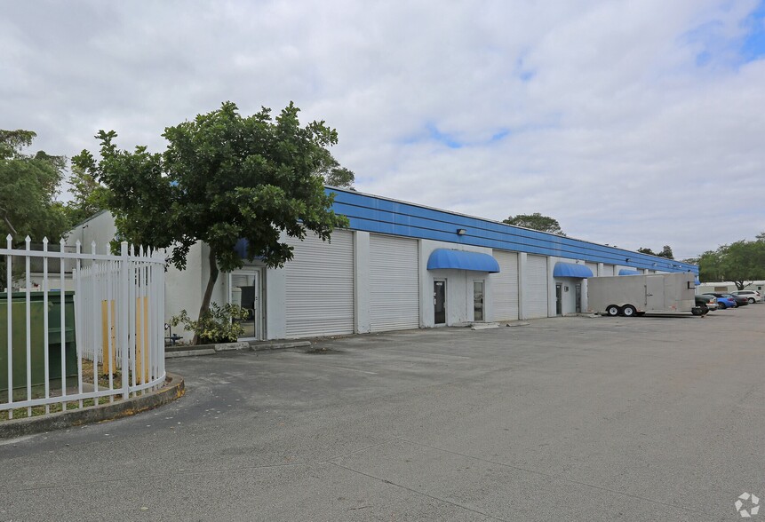 4004 30th, Hollywood, FL for lease - Building Photo - Image 1 of 2