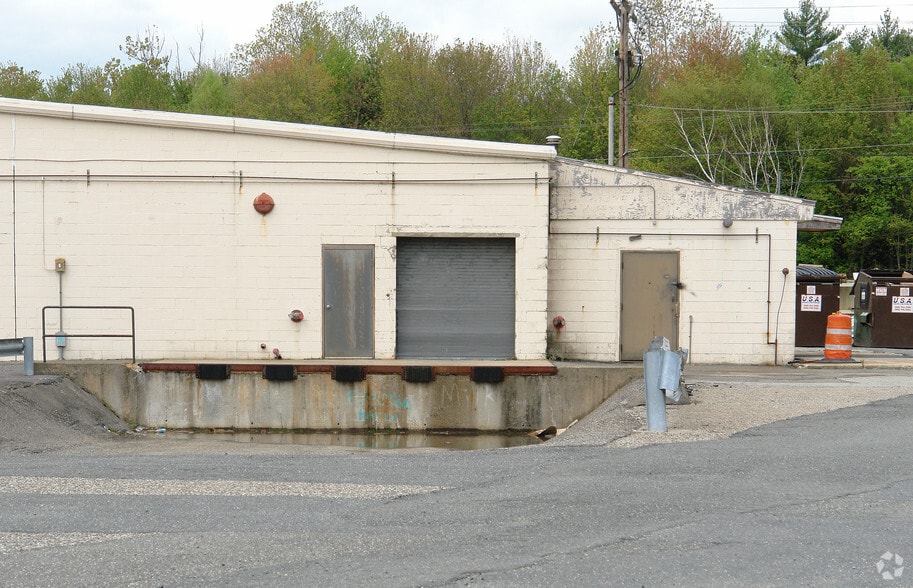 87 W Stafford Rd, Stafford Springs, CT for lease - Building Photo - Image 3 of 4