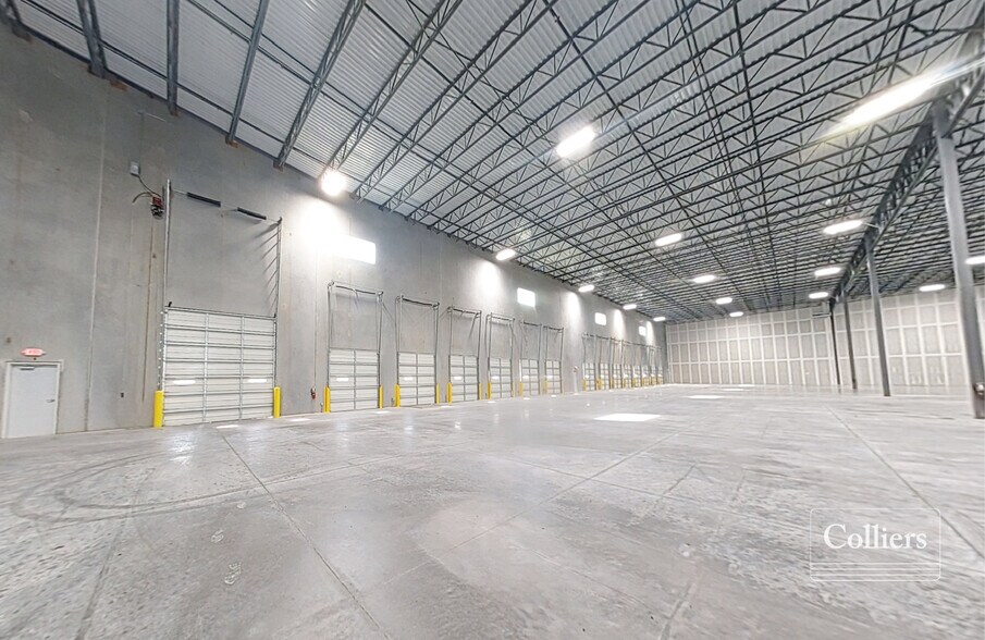 33.922376, -80.952655, Columbia, SC for lease - Interior Photo - Image 3 of 6