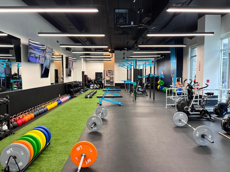 103 W Tyler St, Tampa, FL for lease - Building Photo - Image 3 of 6