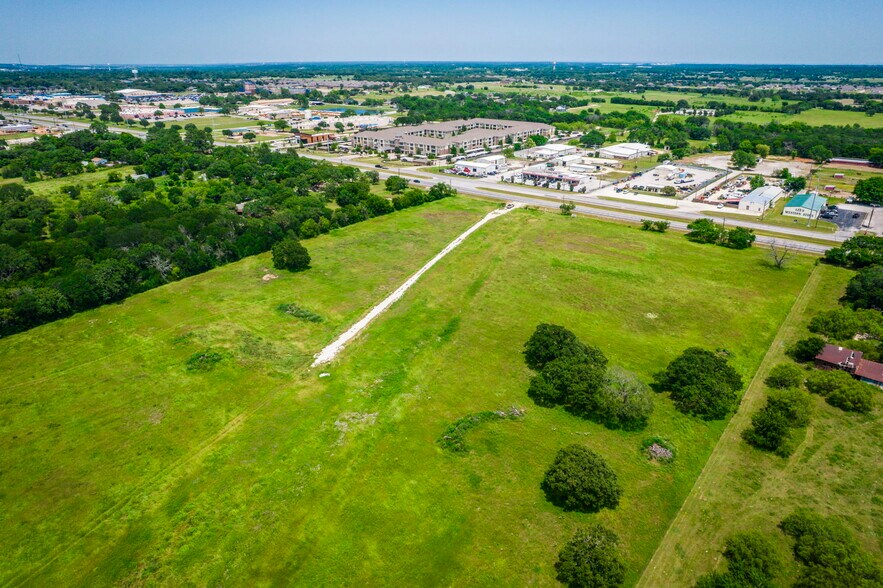 1440 S Broadway St, Joshua, TX à vendre - Photo du bâtiment - Image 3 de 13