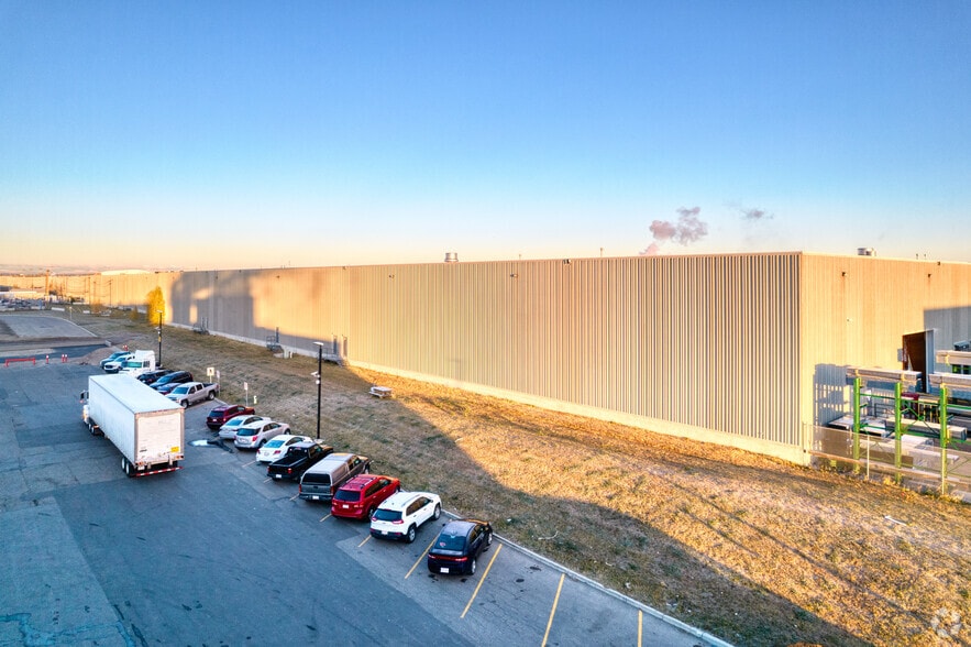 5555 69th Ave SE, Calgary, AB for lease - Building Photo - Image 3 of 4