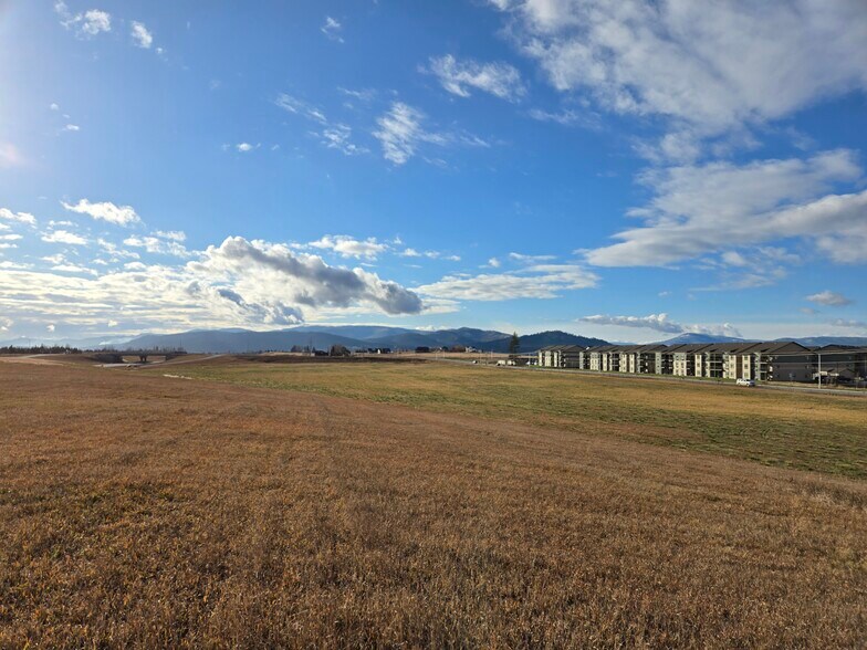 440 Stillwater Rd, Kalispell, MT à louer - Photo du bâtiment - Image 2 de 4