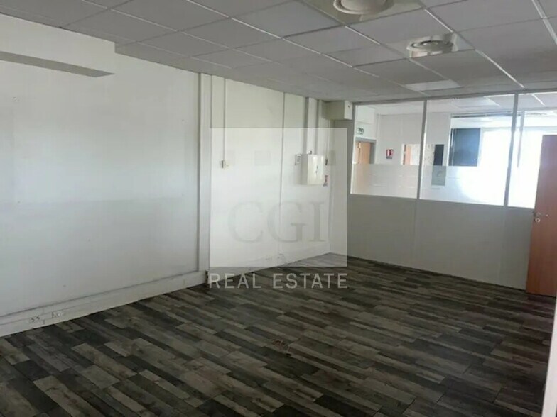 Office in Villeurbanne for lease - Interior Photo - Image 3 of 12