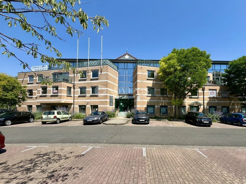 Office in Cergy for lease Building Photo- Image 1 of 13