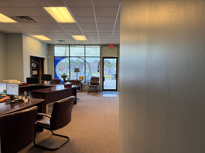 1112 Russell Pky, Warner Robins, GA à louer - Photo du bâtiment - Image 3 de 7