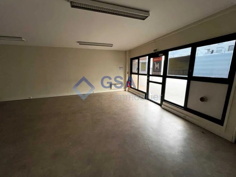 Office in Évry-Courcouronnes for lease - Interior Photo - Image 3 of 4
