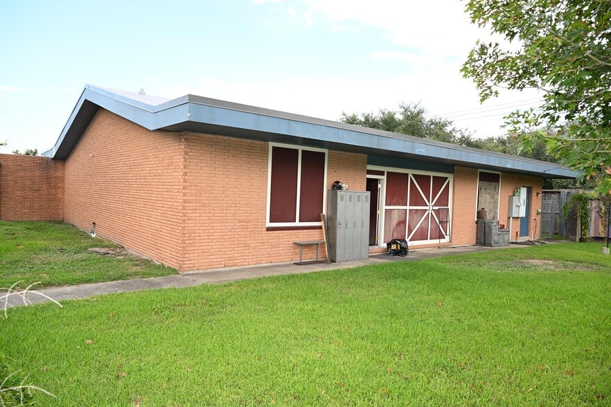 1218 14th Ave N, Texas City, TX for sale - Building Photo - Image 1 of 18