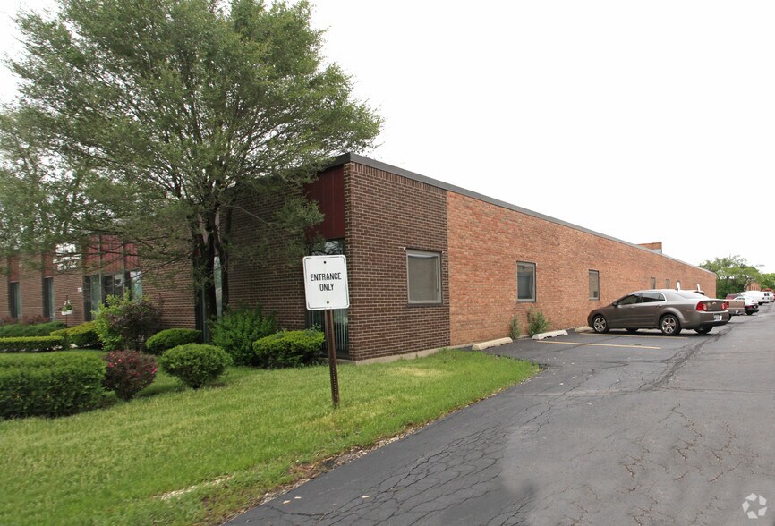 735 N Cass Ave, Westmont, IL à vendre - Photo du bâtiment - Image 2 de 2