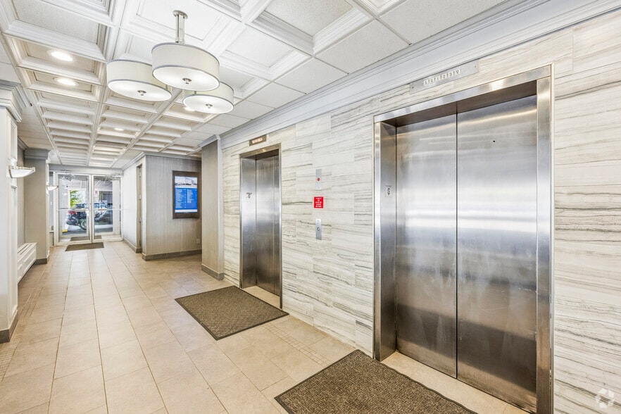 265 Post Ave, Westbury, NY for lease - Lobby - Image 3 of 26