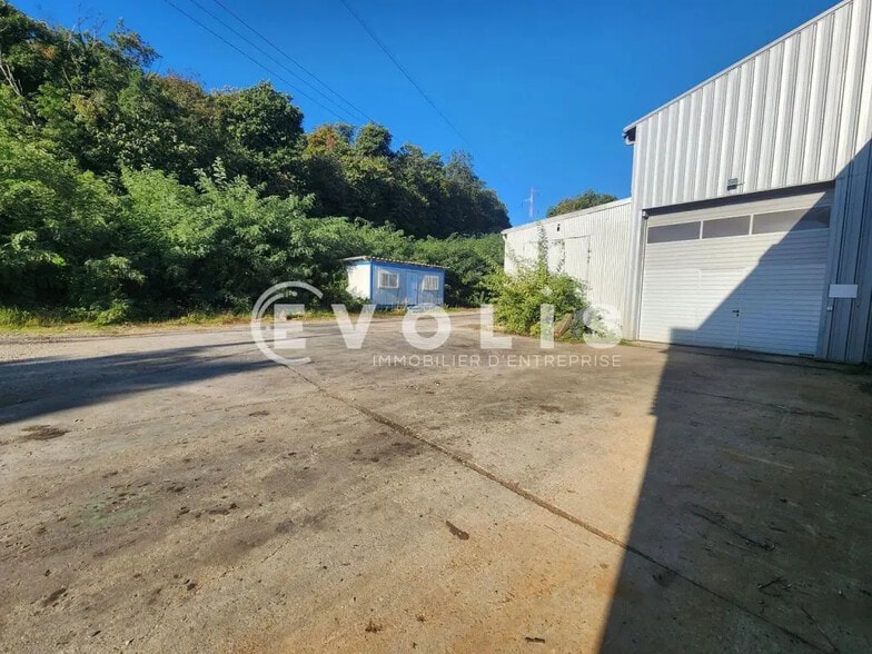 Flex in Grenay for lease - Building Photo - Image 2 of 18