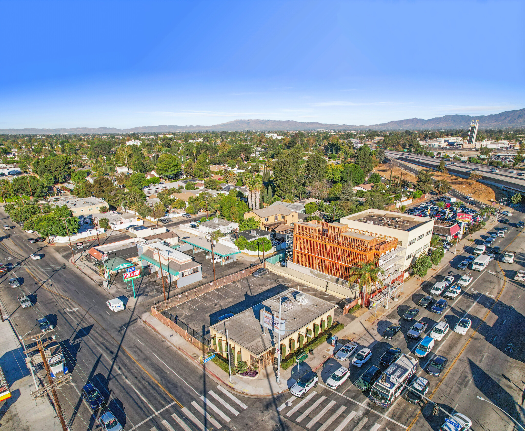 6001 Laurel Canyon Blvd, North Hollywood, CA à louer Photo du b timent- Image 1 de 14