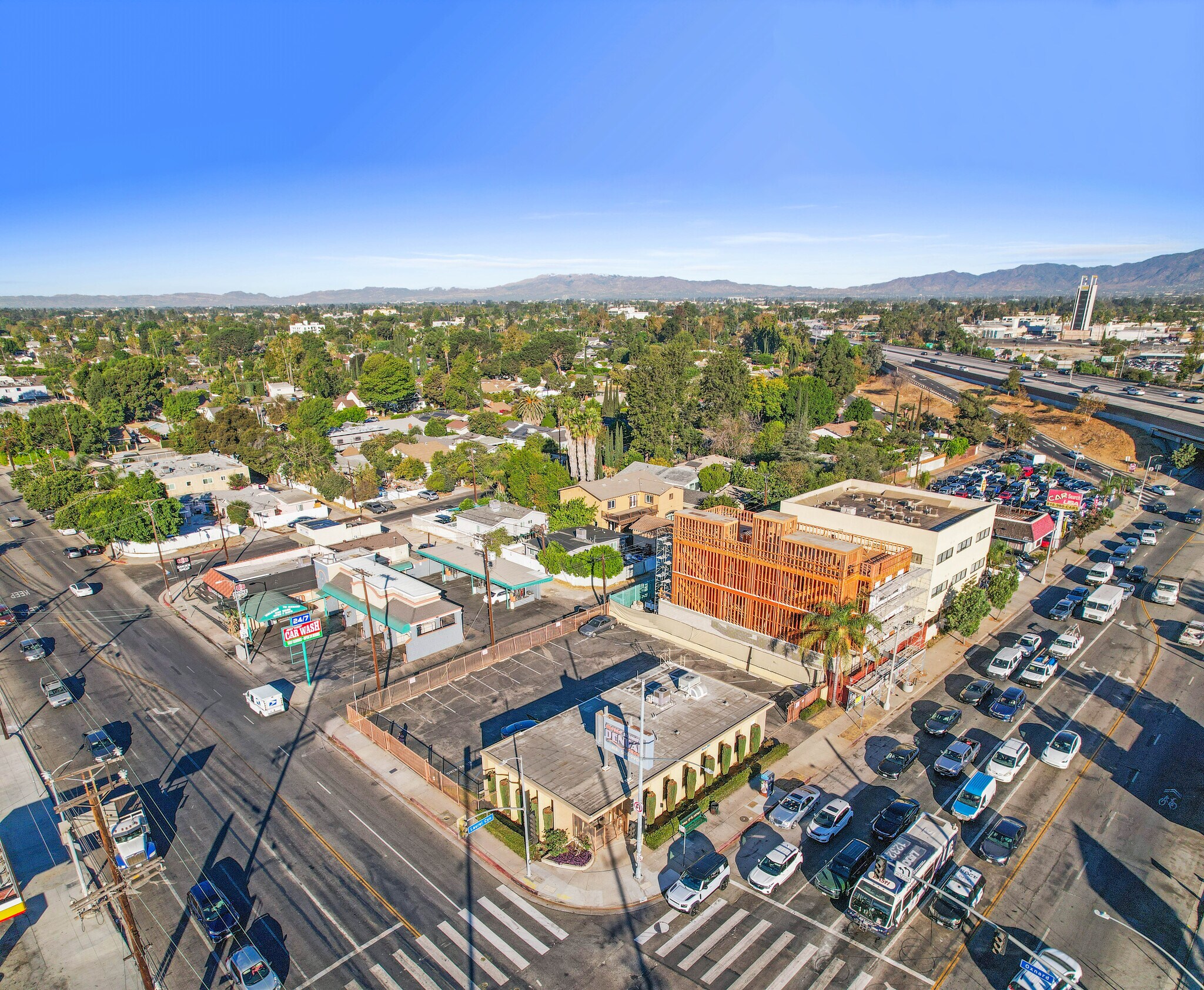 6001 Laurel Canyon Blvd, North Hollywood, CA à vendre Photo du bâtiment- Image 1 de 1