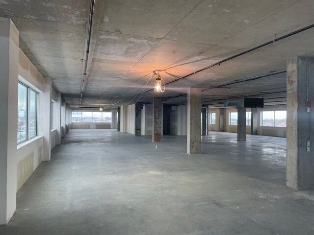 10205 Boul Pie-IX, Montréal, QC à louer - Photo du bâtiment - Image 1 de 13