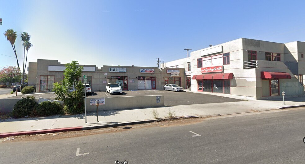 18541 Sherman Way, Reseda, CA à louer - Photo du bâtiment - Image 2 de 4