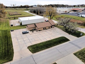 1210 Southtown Dr, Waterloo, IA - AERIAL map view - Image1
