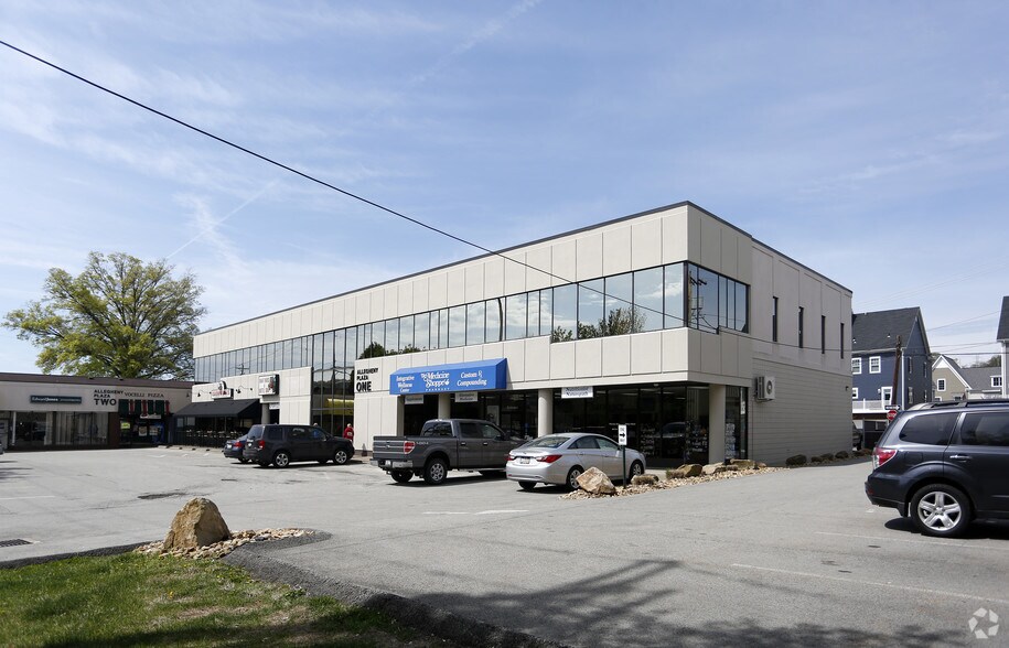 215 Allegheny Ave, Oakmont, PA à louer - Photo du bâtiment - Image 1 de 2