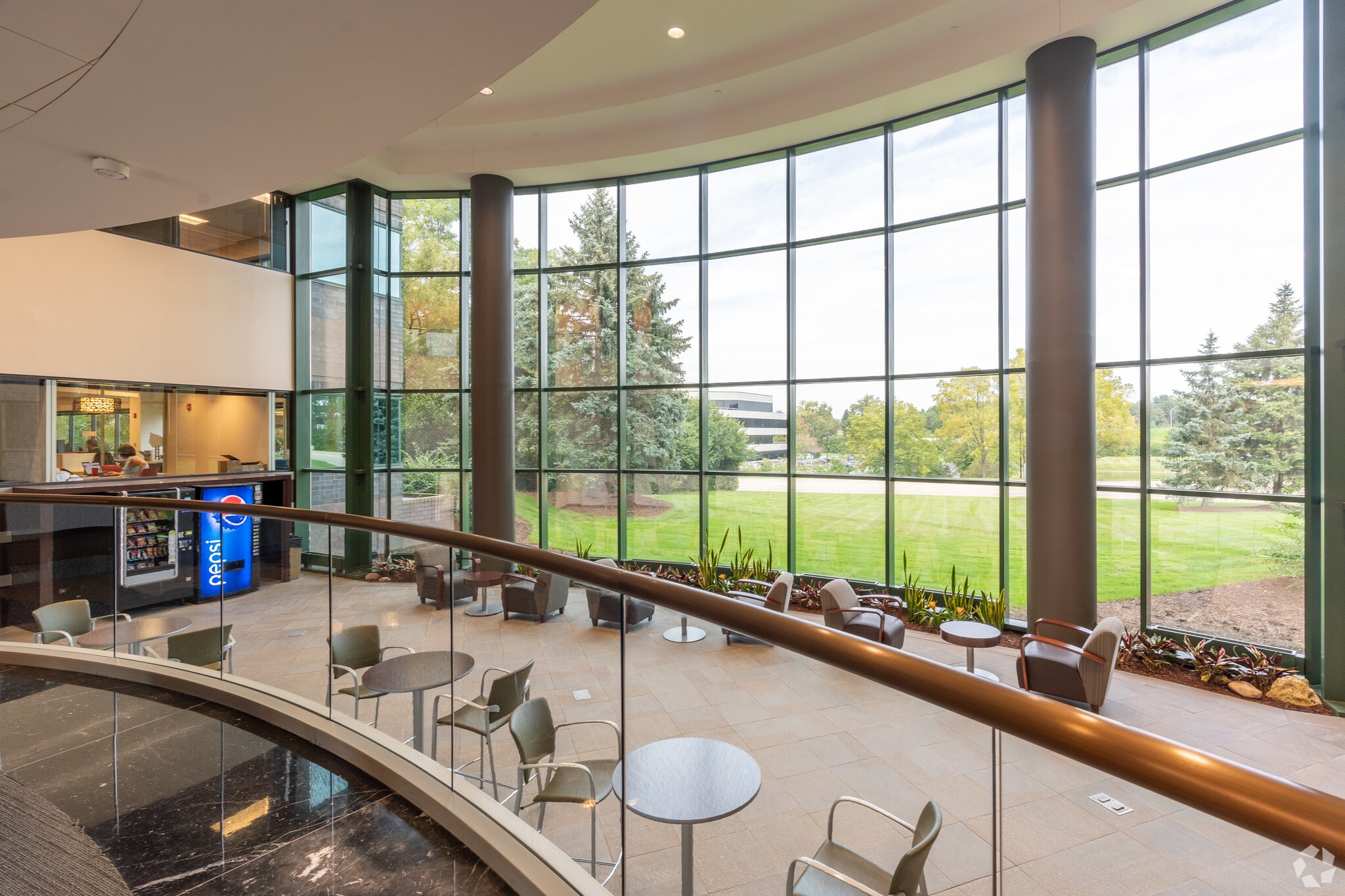 801 Warrenville Rd, Lisle, IL for lease Lobby- Image 1 of 9