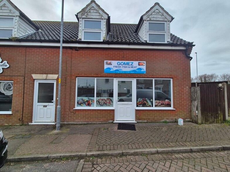55 Springfield Rd, Great Yarmouth for sale - Building Photo - Image 3 of 8