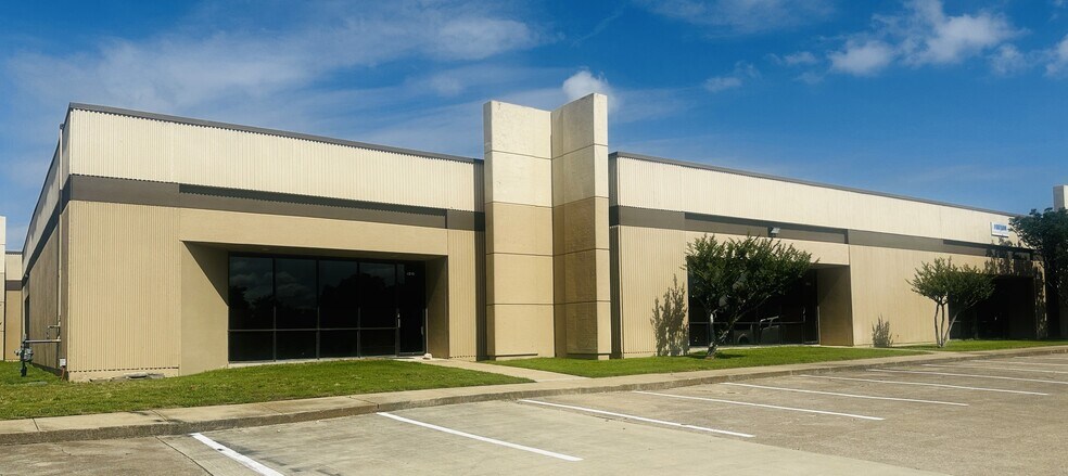 1207-1241 N Glenville Dr, Richardson, TX à louer - Photo du bâtiment - Image 1 de 5