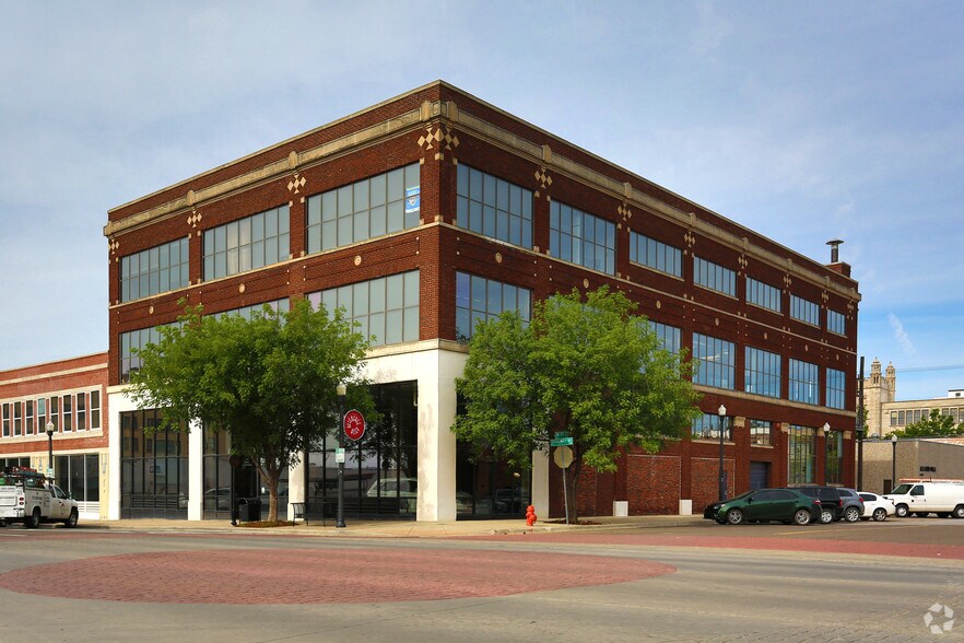 825 N Broadway Ave, Oklahoma City, OK à louer - Photo du bâtiment - Image 1 de 10