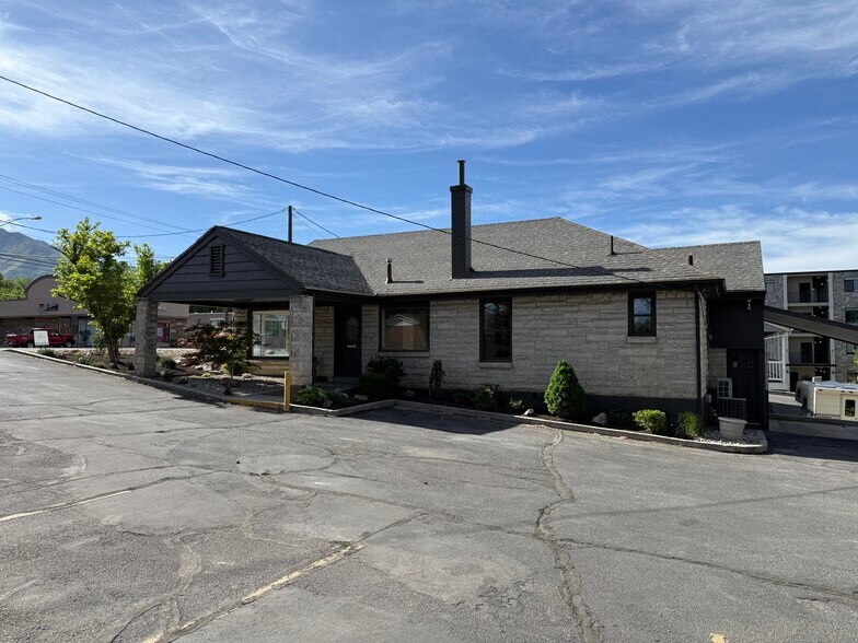 4212 S Highland Dr, Millcreek, UT à vendre - Photo du bâtiment - Image 1 de 7