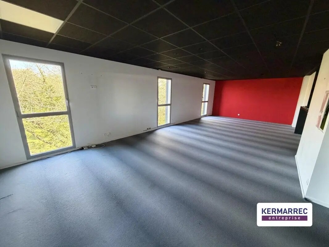 Office in Auray for lease Interior Photo- Image 1 of 5