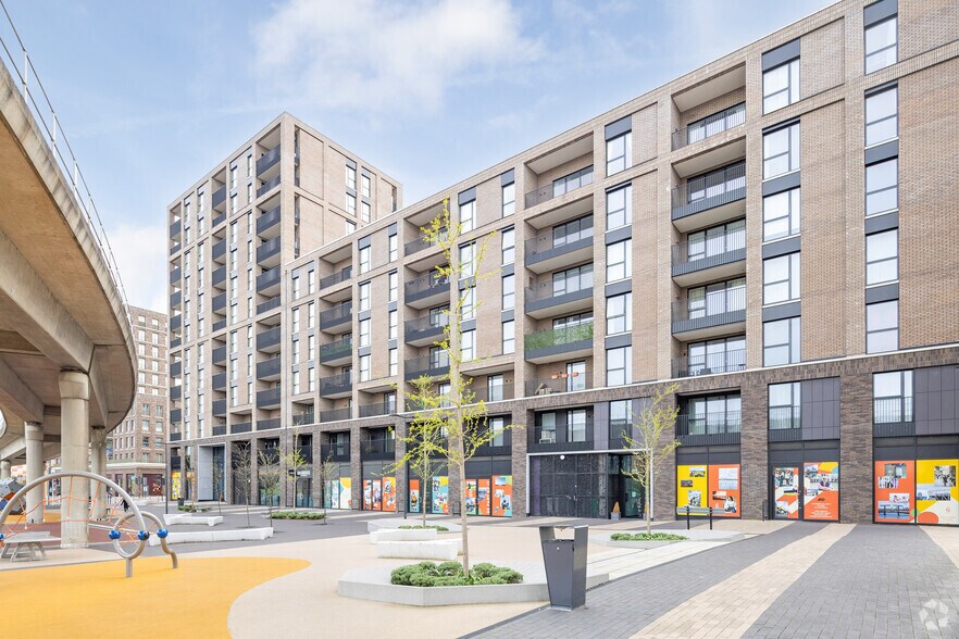 Gallions Rd, Londres à vendre - Photo du bâtiment - Image 2 de 3