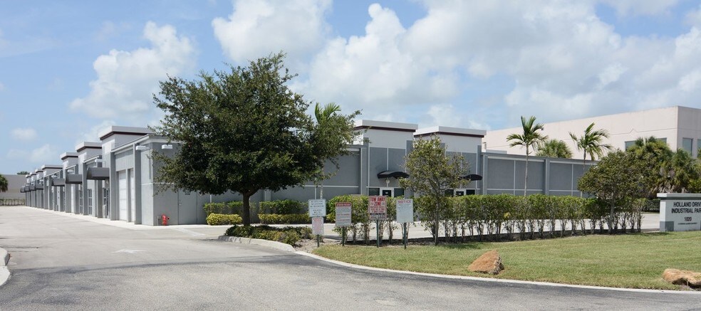 1020 Holland Dr, Boca Raton, FL à louer - Photo du bâtiment - Image 2 de 15