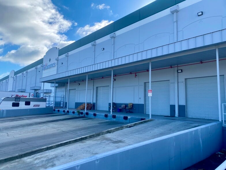 2005 Gandy Blvd, Saint Petersburg, FL for lease - Building Photo - Image 2 of 4