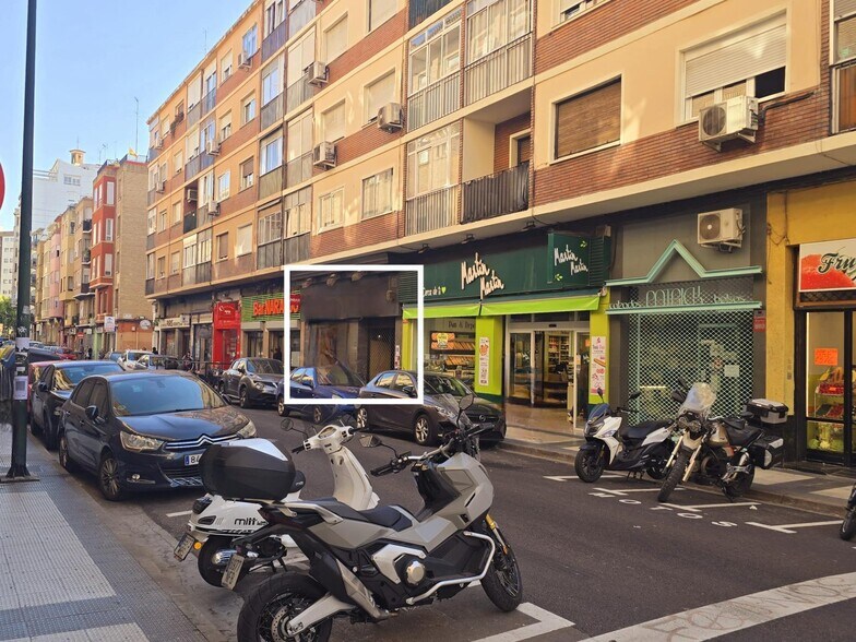 Calle Anselmo Gascón de Gotor, 19-19, Zaragoza, Zaragoza for lease - Building Photo - Image 3 of 6
