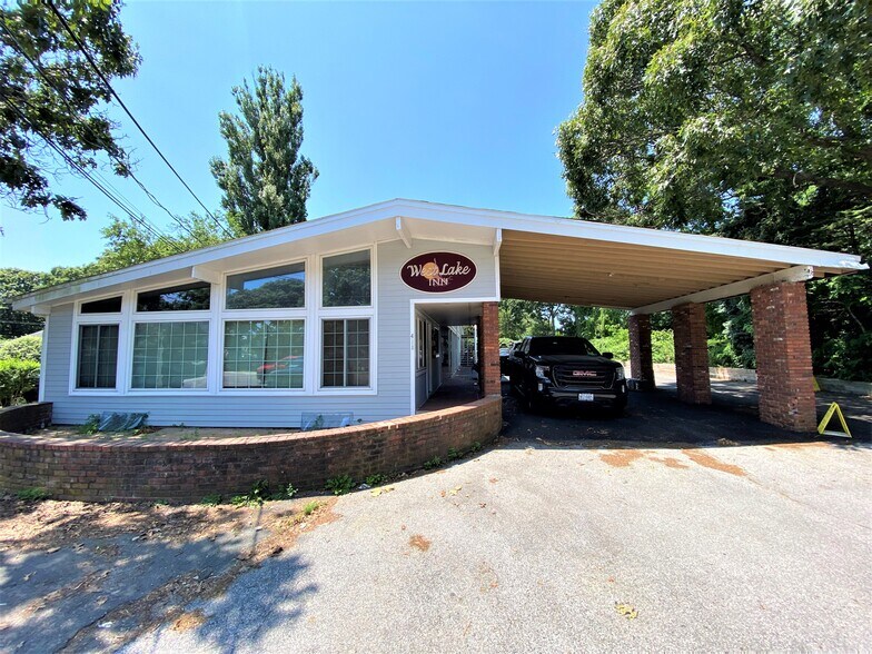 411 W Lake Dr, Montauk, NY à vendre - Photo du bâtiment - Image 3 de 11