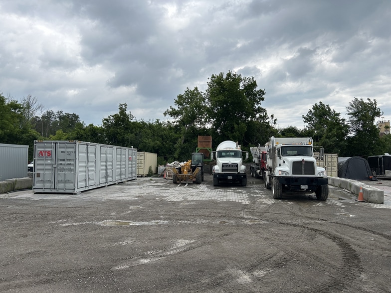 4875 Thickson Rd N, Whitby, ON for lease - Primary Photo - Image 2 of 5