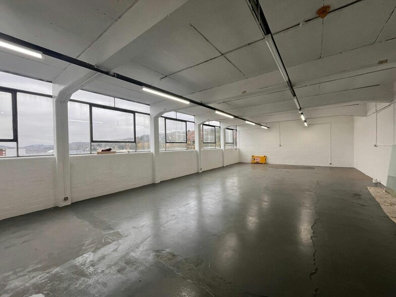 Westbourne St, High Wycombe for lease - Building Photo - Image 3 of 4