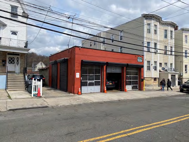45 Radford St, Yonkers, NY à vendre - Photo du bâtiment - Image 2 de 6