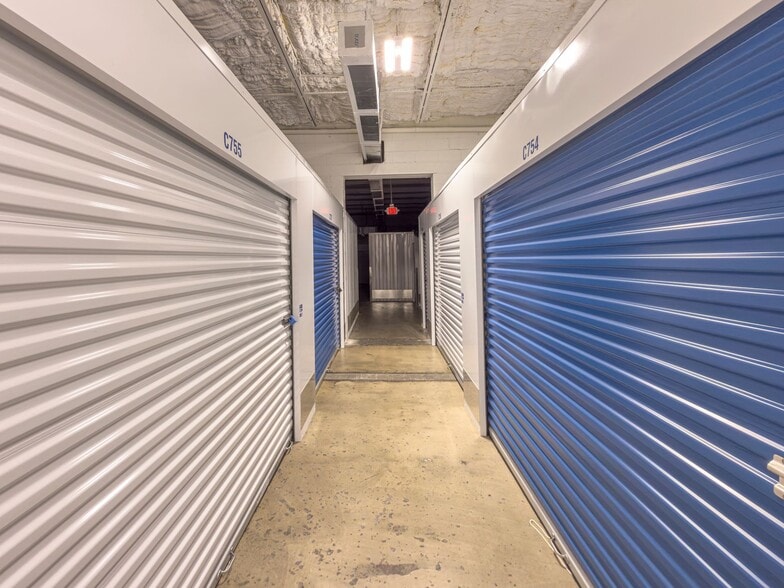 Carolina Secure Storage portfolio of 3 properties for sale on LoopNet.ca - Building Photo - Image 2 of 20