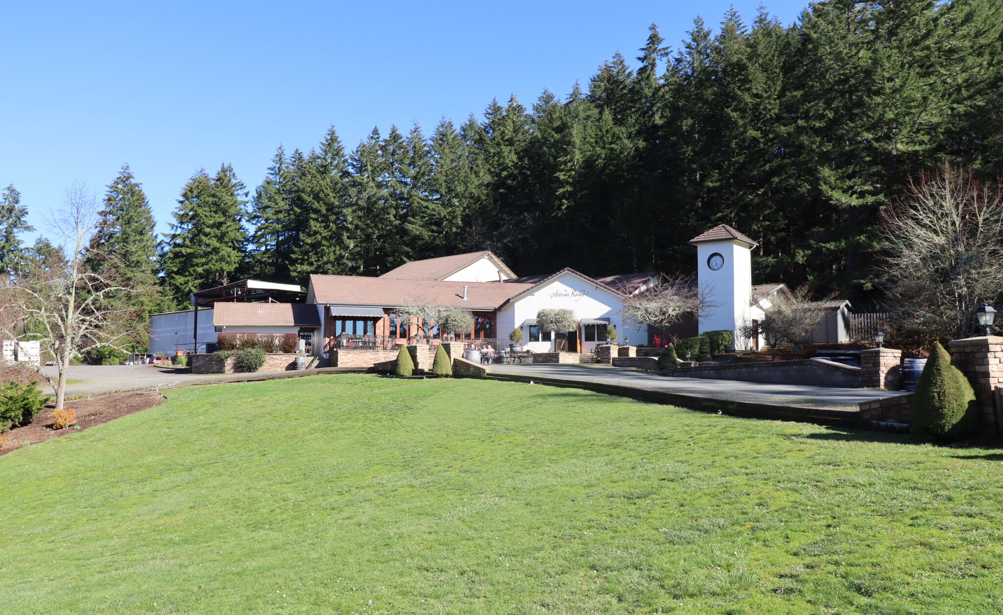 27012 Briggs Hill Rd, Eugene, OR for sale Primary Photo- Image 1 of 33