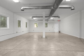 2035 Manchester St NE, Atlanta, GA for lease Interior Photo- Image 2 of 15