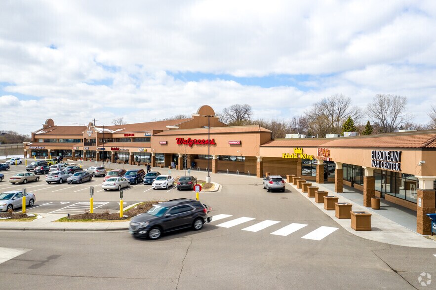 3232-3254 W Lake St, Minneapolis, MN à louer - Photo du bâtiment - Image 3 de 26