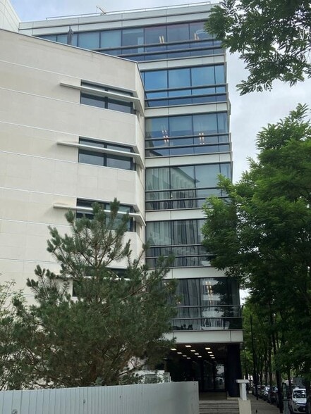 1 Rue François Jacob, Rueil-Malmaison for lease - Building Photo - Image 2 of 12