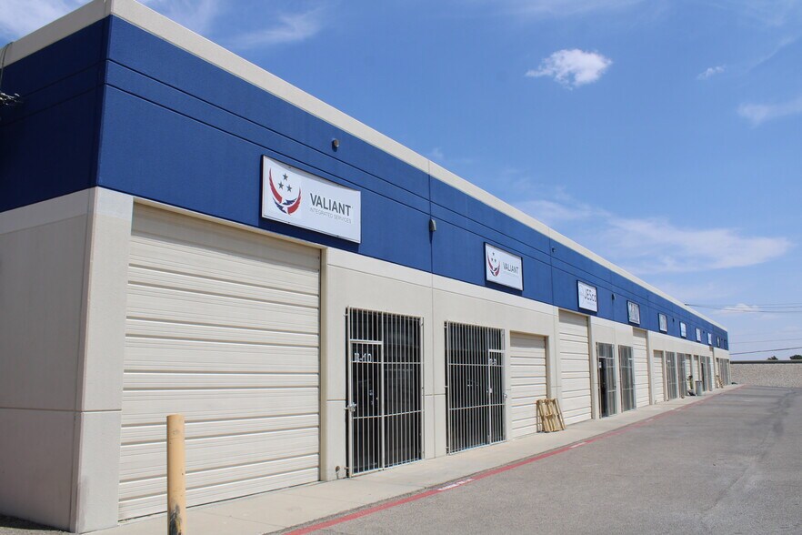 8935 Gateway Blvd S, El Paso, TX for lease - Building Photo - Image 2 of 4