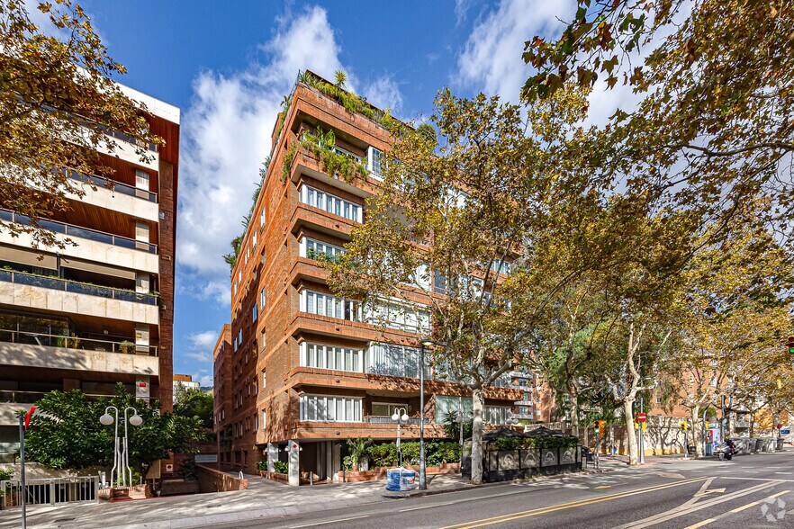 Bureau/Médical dans Barcelone, Barcelona à louer - Photo du bâtiment - Image 2 de 2