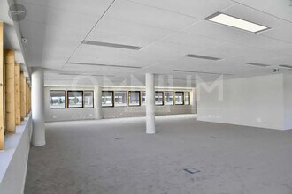 Office in Dardilly for lease Building Photo- Image 2 of 17