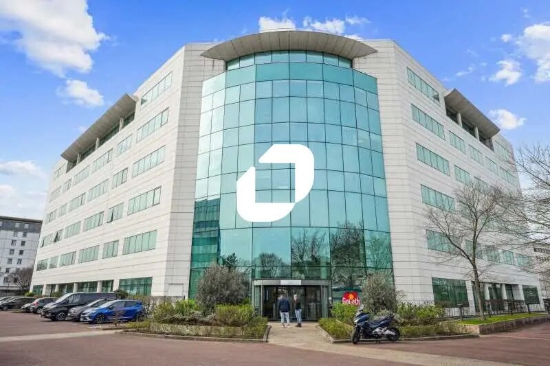 Office in Gennevilliers for lease - Building Photo - Image 1 of 6