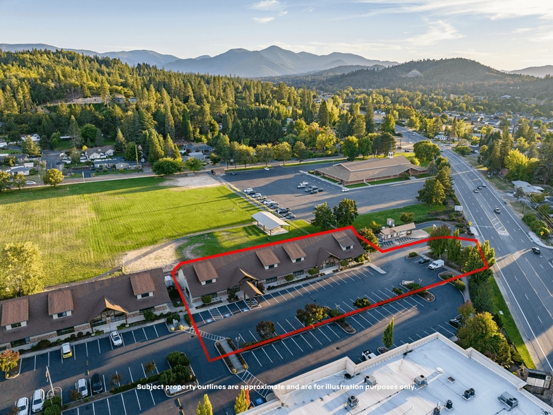 1879 Williams Hwy, Grants Pass, OR à vendre - Photo du bâtiment - Image 2 de 68