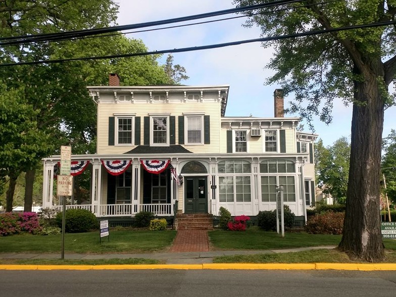 1 Broad St, Freehold, NJ à vendre - Photo du bâtiment - Image 1 de 1