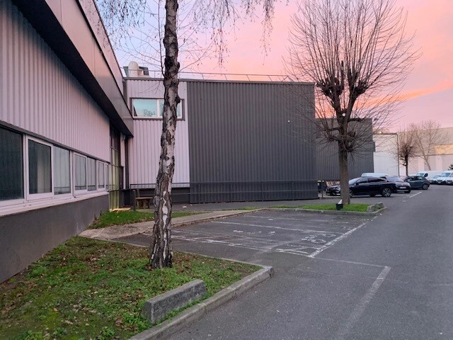 Flex dans Aubervilliers à louer - Photo du bâtiment - Image 1 de 22